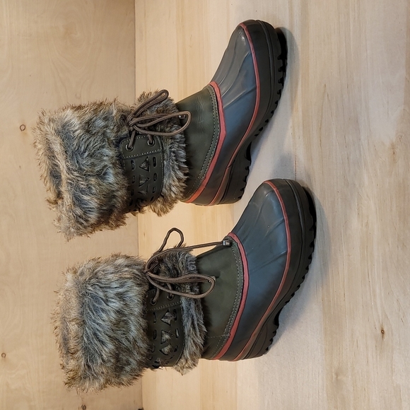 Khombu Womens Pull On Waterproof Rubber And Fur Snow Boots - Picture 2 of 10